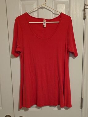 LuLaRoe Hot Pink Scoop Neck Short Sleeve Top